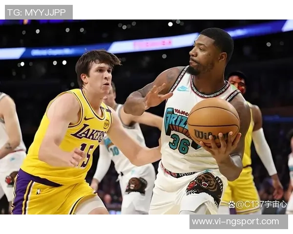 雷迪克称斯玛特为防守核心指挥能力与詹姆斯并驾齐驱