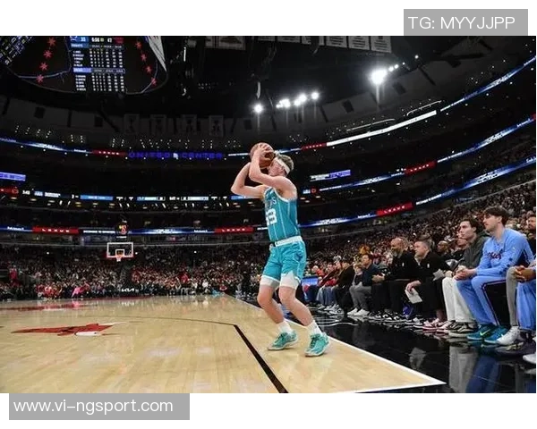 克尼佩尔下半场发力却三分失准11投5中仅得12分4篮板表现平平