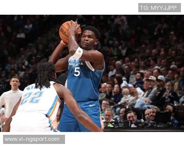 爱德华兹尽管砍下32分11板却因8次失误导致正负值惨淡16